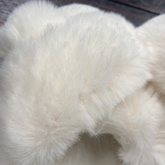 Parlovable softest white slippers size 7/8 - Picture 2 of 3